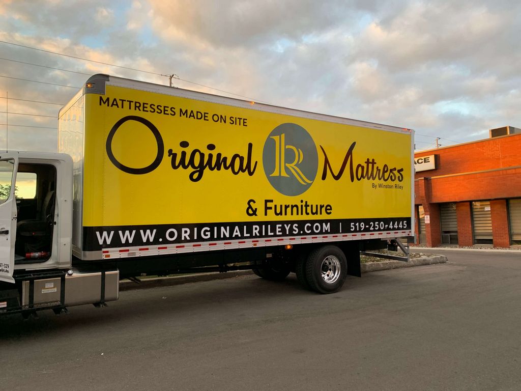 Truck lettering
